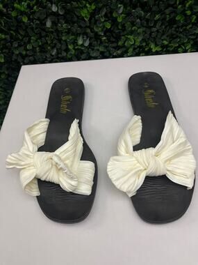 Shlen, Slip on sandal, black and off white, Women’s Size 9